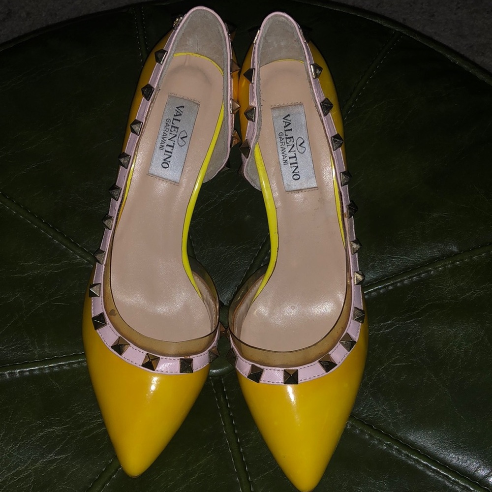 VALENTINO ROCK STUD KITTEN HEELS w/plastic still on soles